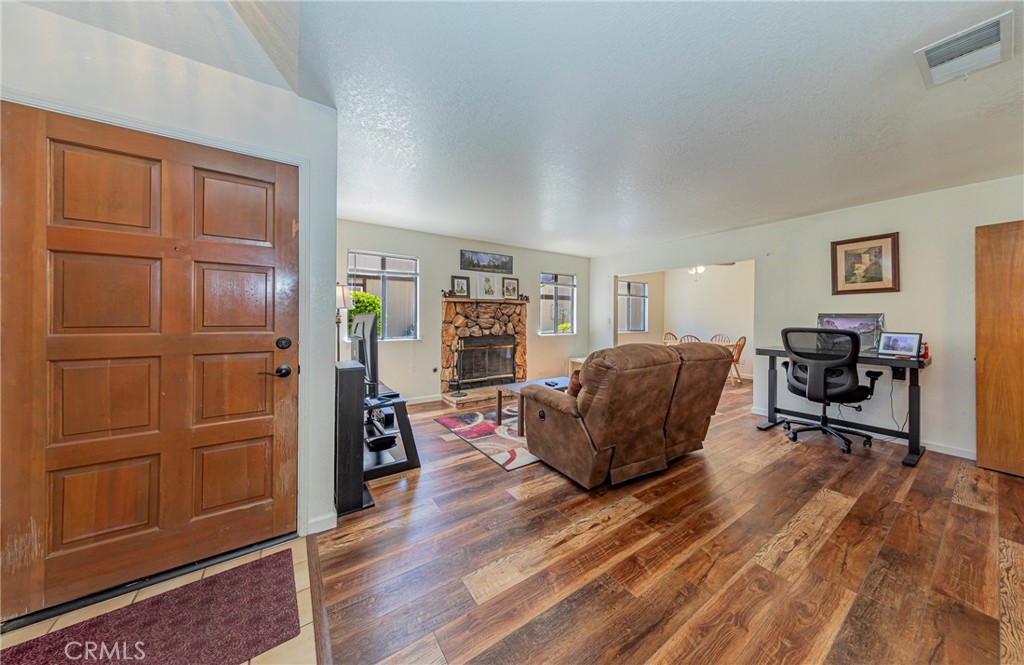 49400 River Park Rd #37, Oakhurst, CA 93644