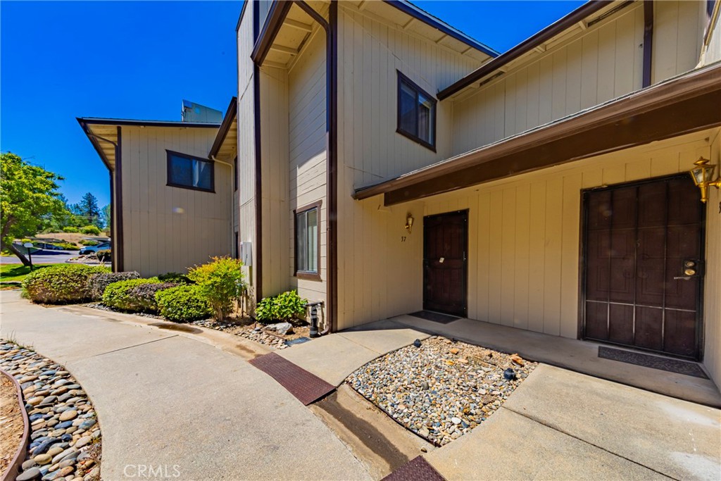 49400 River Park Rd #37, Oakhurst, CA 93644