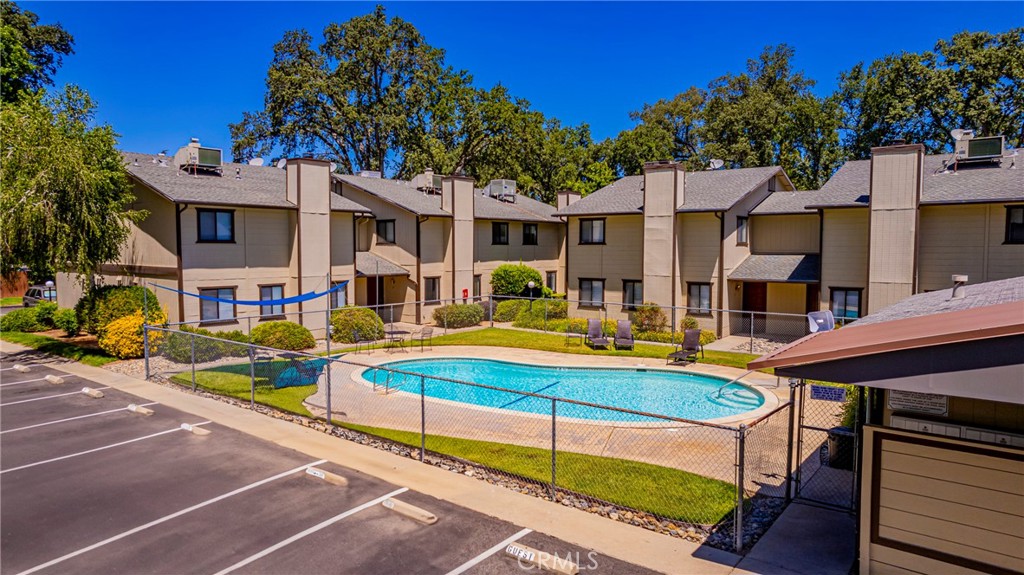49400 River Park Rd #37, Oakhurst, CA 93644