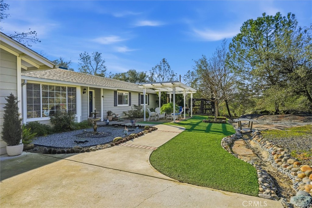 41322 Long Hollow Dr, Coarsegold, CA 93614