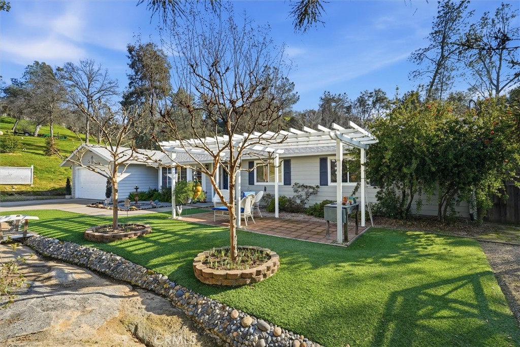 41322 Long Hollow Dr, Coarsegold, CA 93614