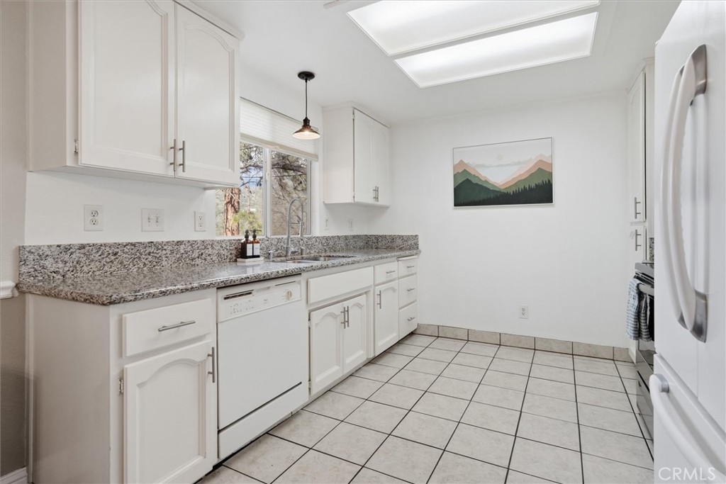 50047 Hangtree, Oakhurst, CA 93644