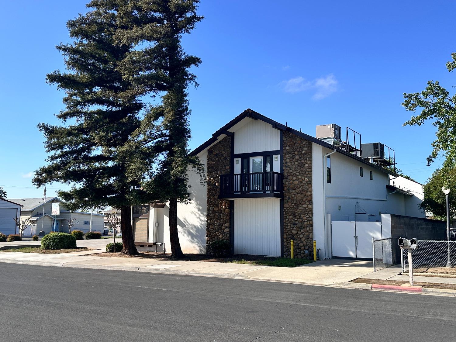 1205 11Th St, Reedley, CA 93654