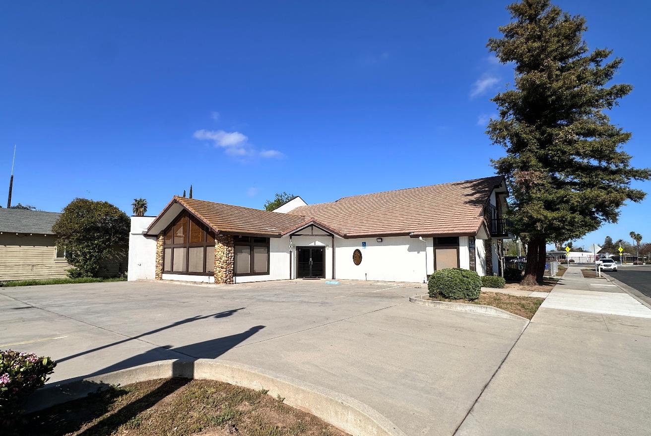 1205 11Th St, Reedley, CA 93654
