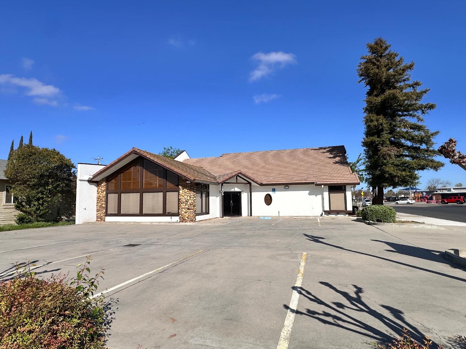 1205 11Th St, Reedley, CA 93654