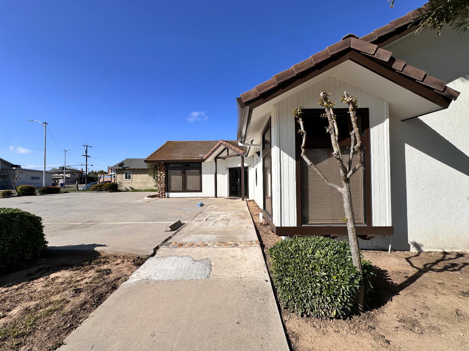 1205 11Th St, Reedley, CA 93654