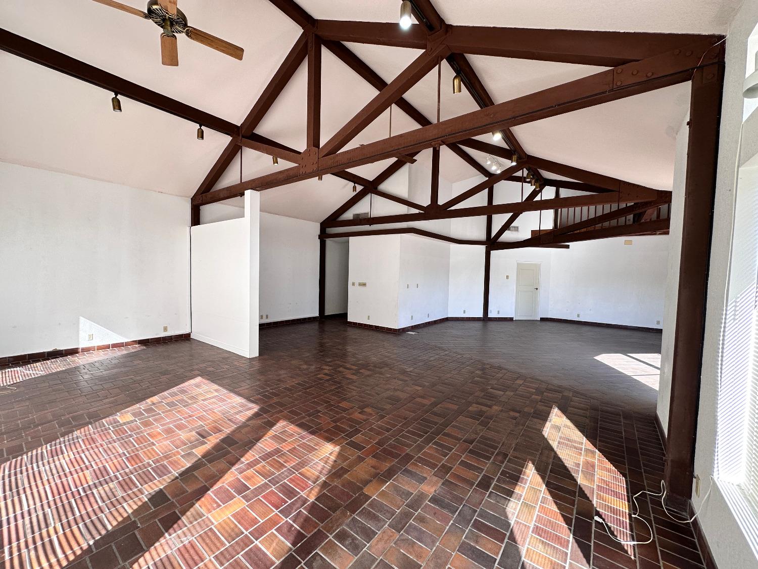 1205 11Th St, Reedley, CA 93654