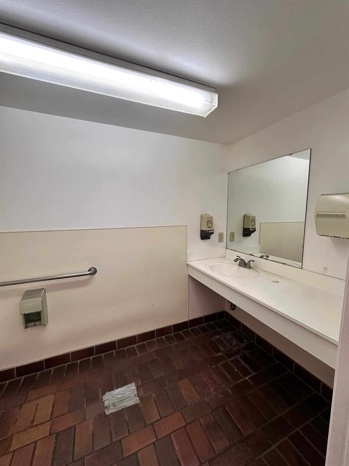 1205 11Th St, Reedley, CA 93654