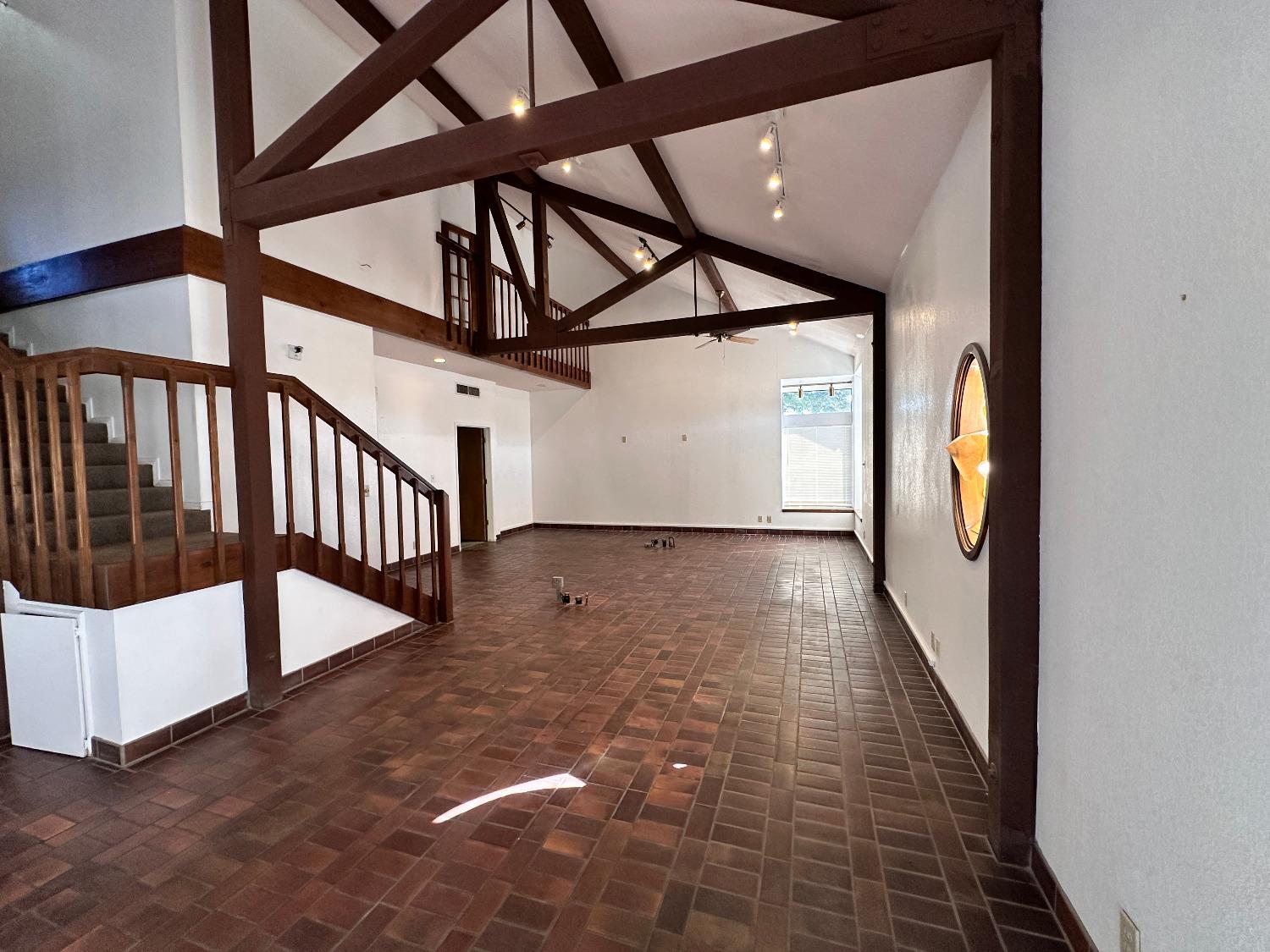 1205 11Th St, Reedley, CA 93654