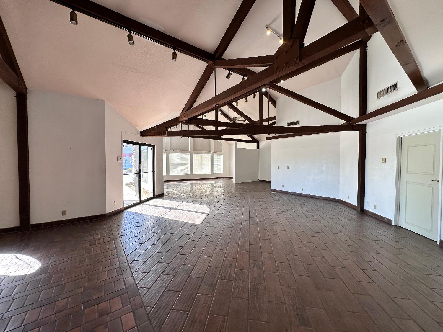 1205 11Th St, Reedley, CA 93654