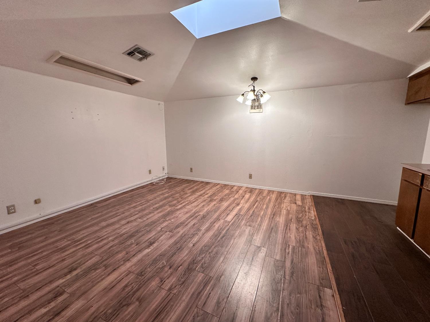 1205 11Th St, Reedley, CA 93654