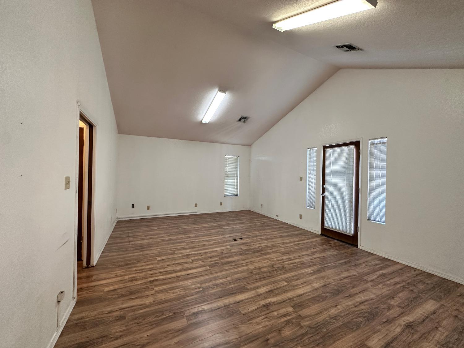 1205 11Th St, Reedley, CA 93654