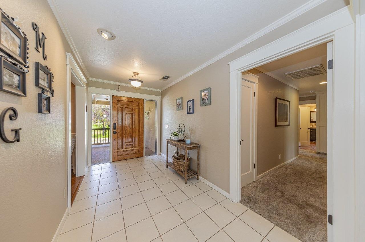 45344 S Oakview Dr, Oakhurst, CA 93644