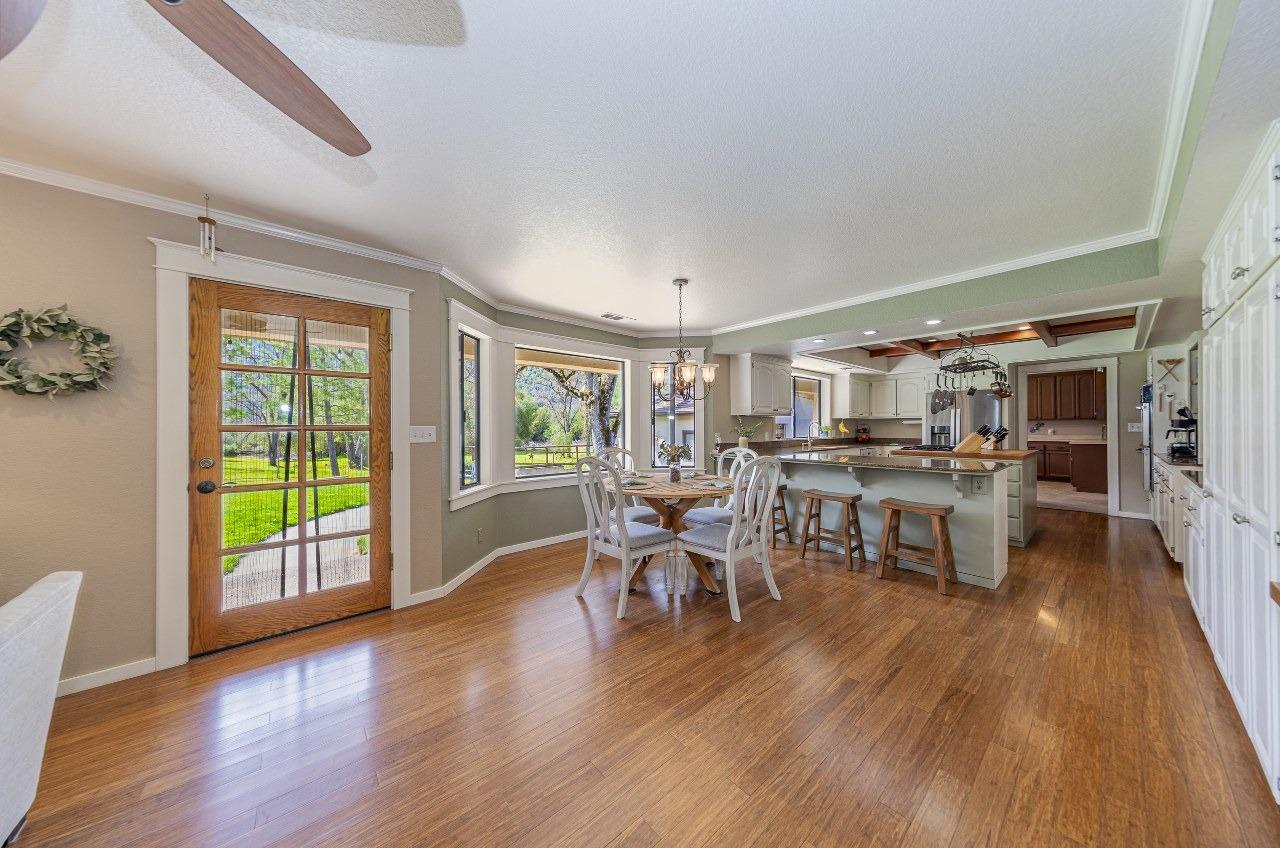 45344 S Oakview Dr, Oakhurst, CA 93644
