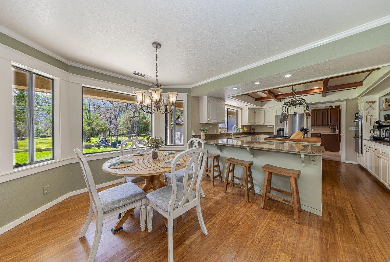 45344 S Oakview Dr, Oakhurst, CA 93644