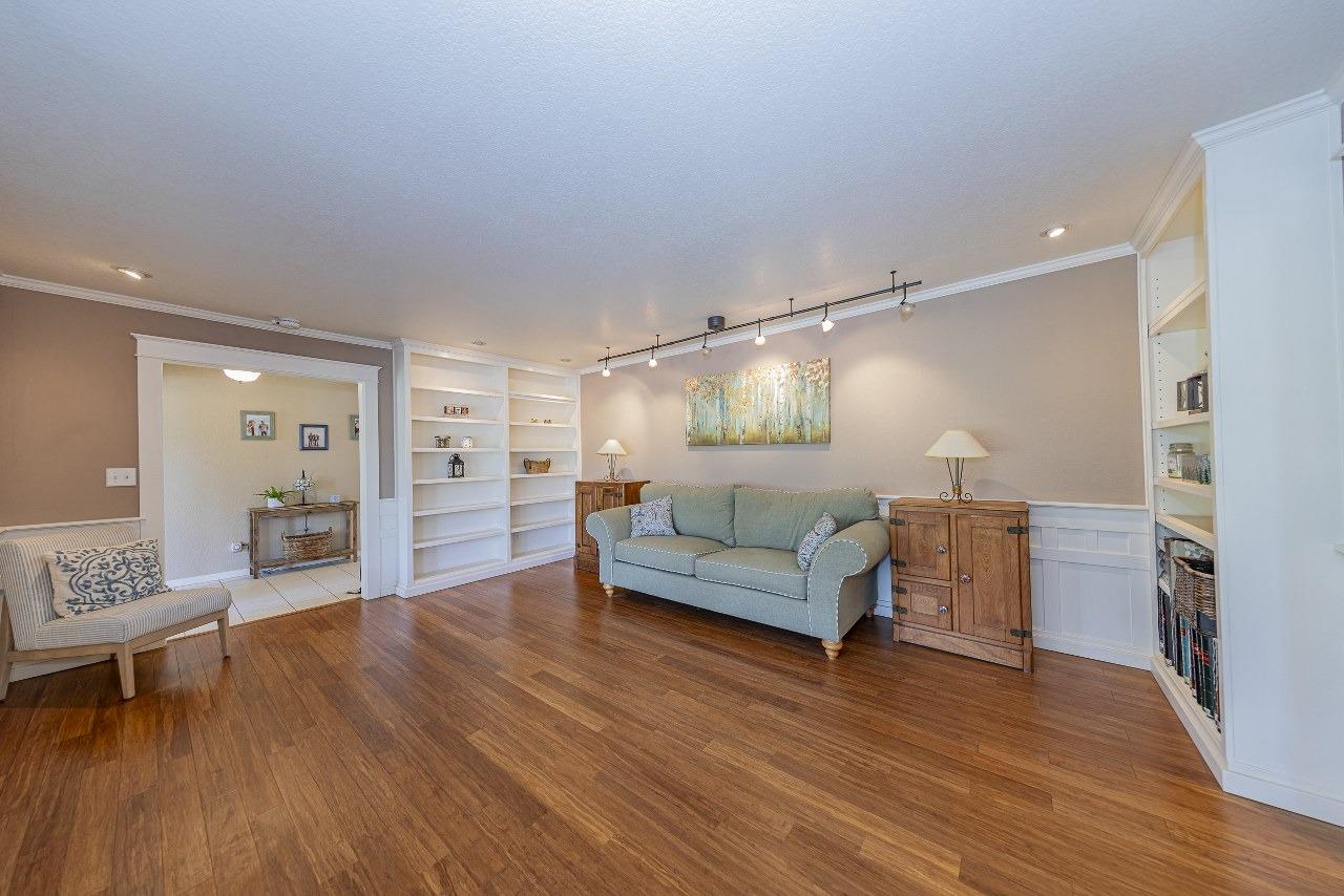 45344 S Oakview Dr, Oakhurst, CA 93644