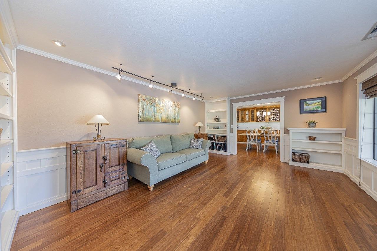 45344 S Oakview Dr, Oakhurst, CA 93644