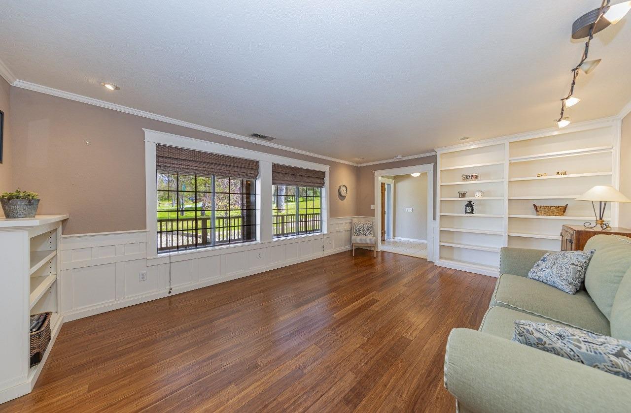 45344 S Oakview Dr, Oakhurst, CA 93644
