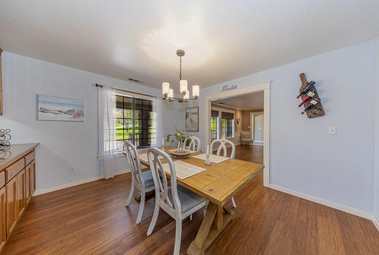 45344 S Oakview Dr, Oakhurst, CA 93644