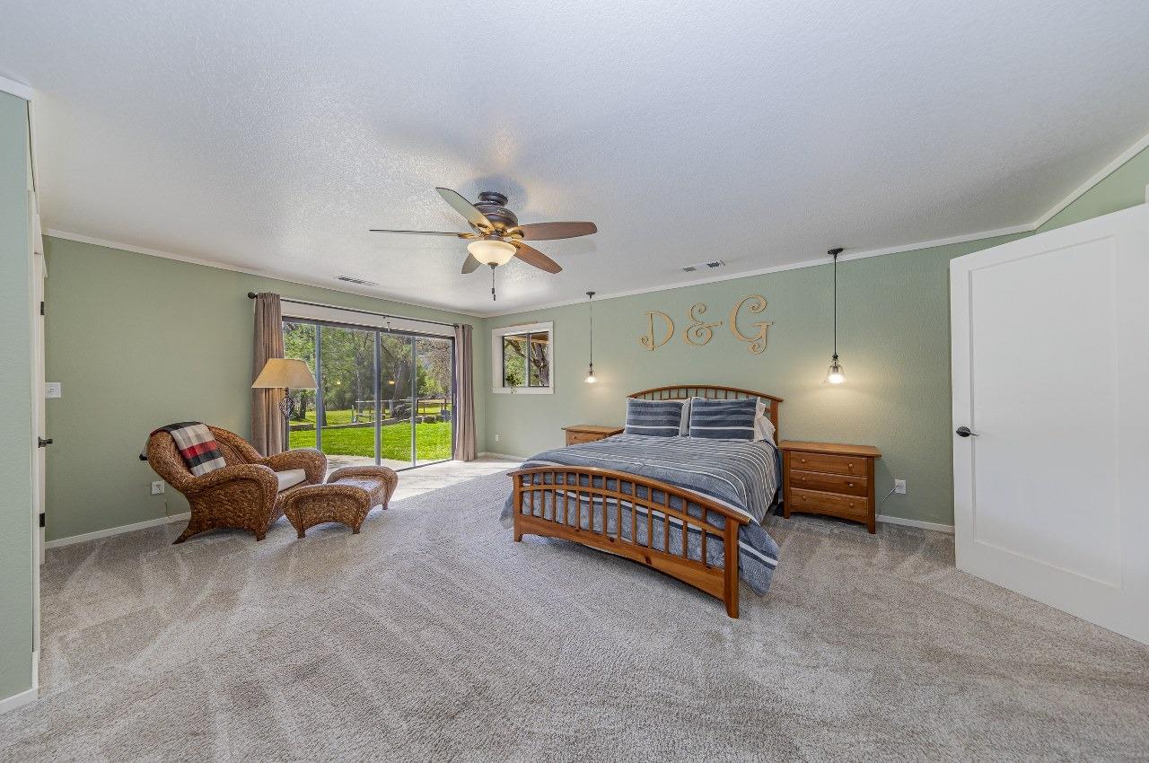 45344 S Oakview Dr, Oakhurst, CA 93644