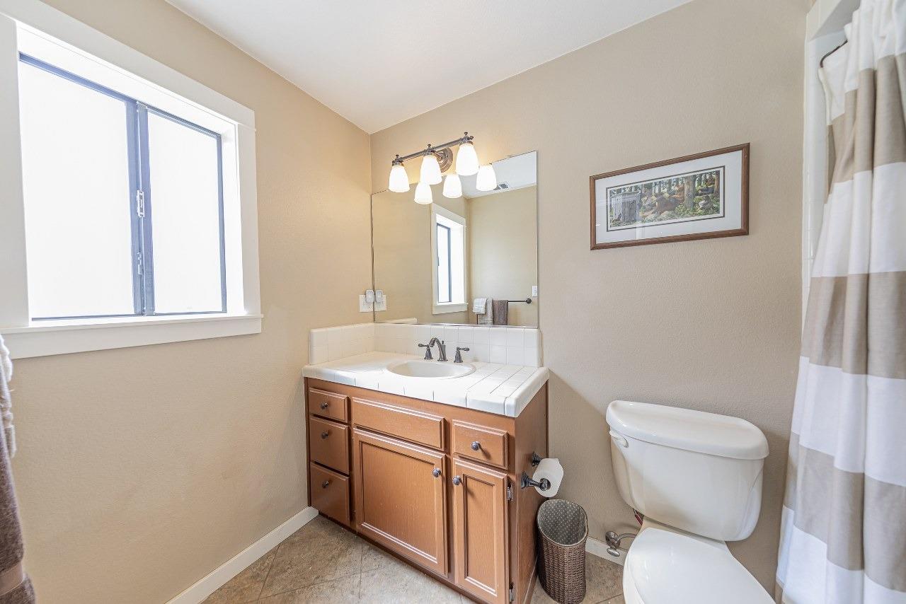45344 S Oakview Dr, Oakhurst, CA 93644