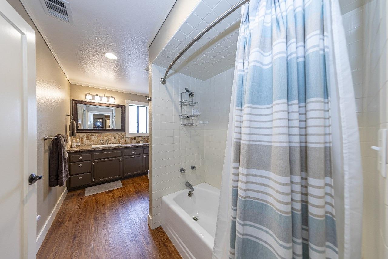 45344 S Oakview Dr, Oakhurst, CA 93644