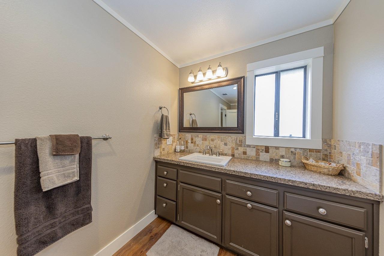 45344 S Oakview Dr, Oakhurst, CA 93644