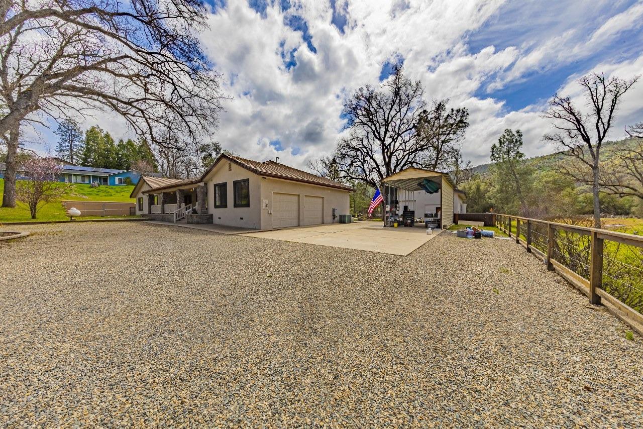 45344 S Oakview Dr, Oakhurst, CA 93644