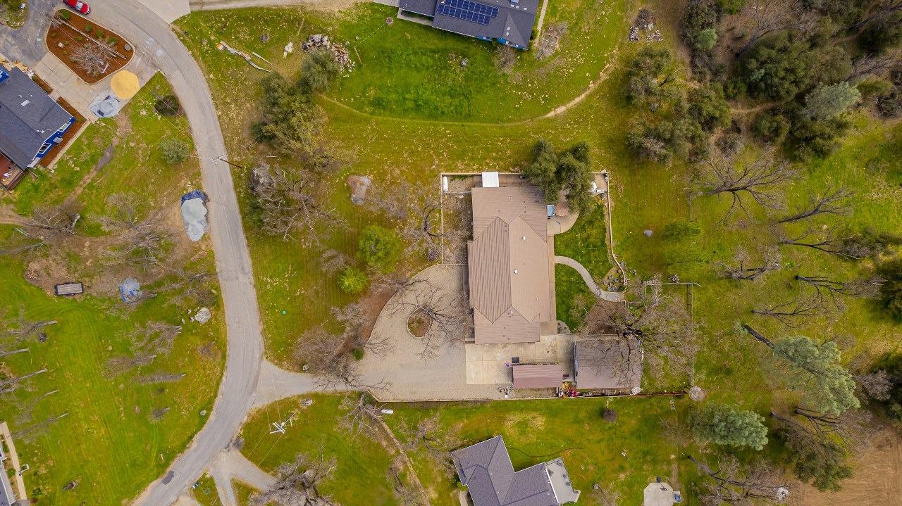 45344 S Oakview Dr, Oakhurst, CA 93644