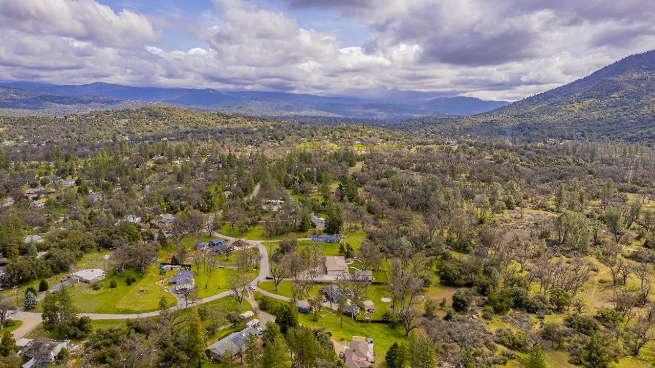 45344 S Oakview Dr, Oakhurst, CA 93644