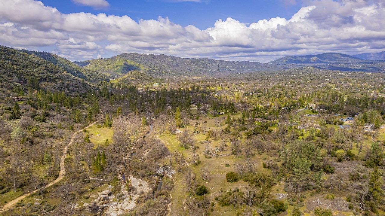 45344 S Oakview Dr, Oakhurst, CA 93644