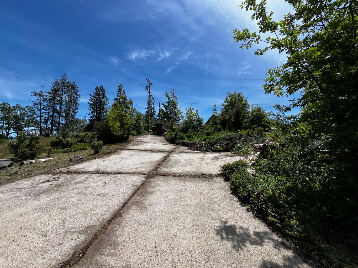 52861 Cedar Dr, Oakhurst, CA 93644