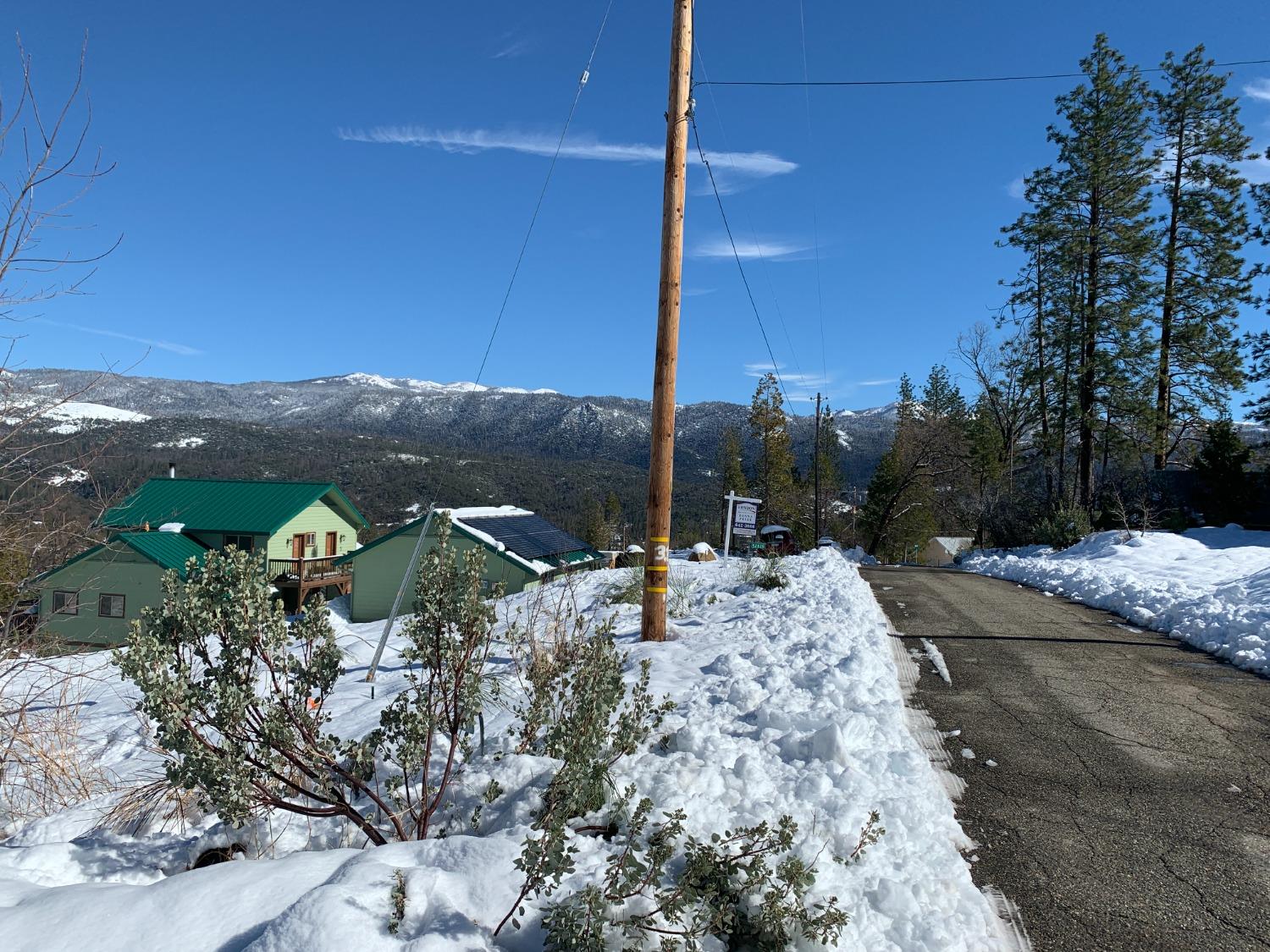 52861 Cedar Dr, Oakhurst, CA 93644