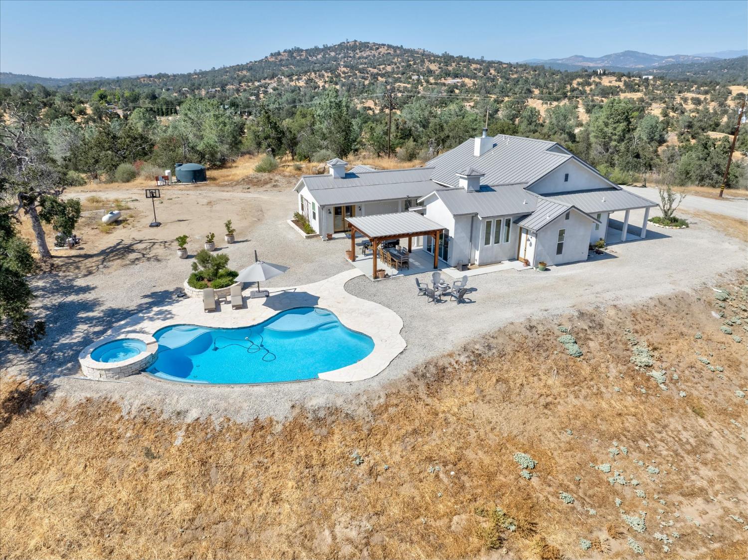 28022 Yosemite Springs Pkwy, Coarsegold, CA 93614