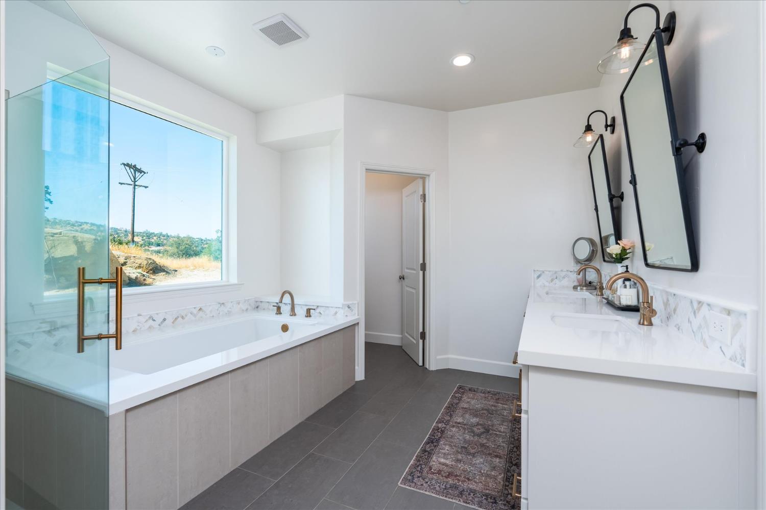 28022 Yosemite Springs Pkwy, Coarsegold, CA 93614