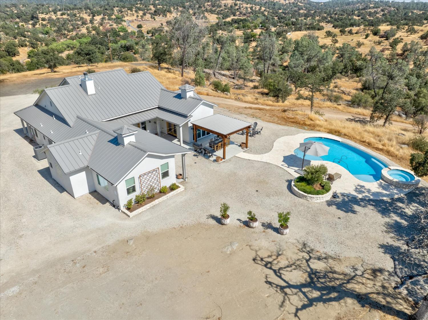 28022 Yosemite Springs Pkwy, Coarsegold, CA 93614