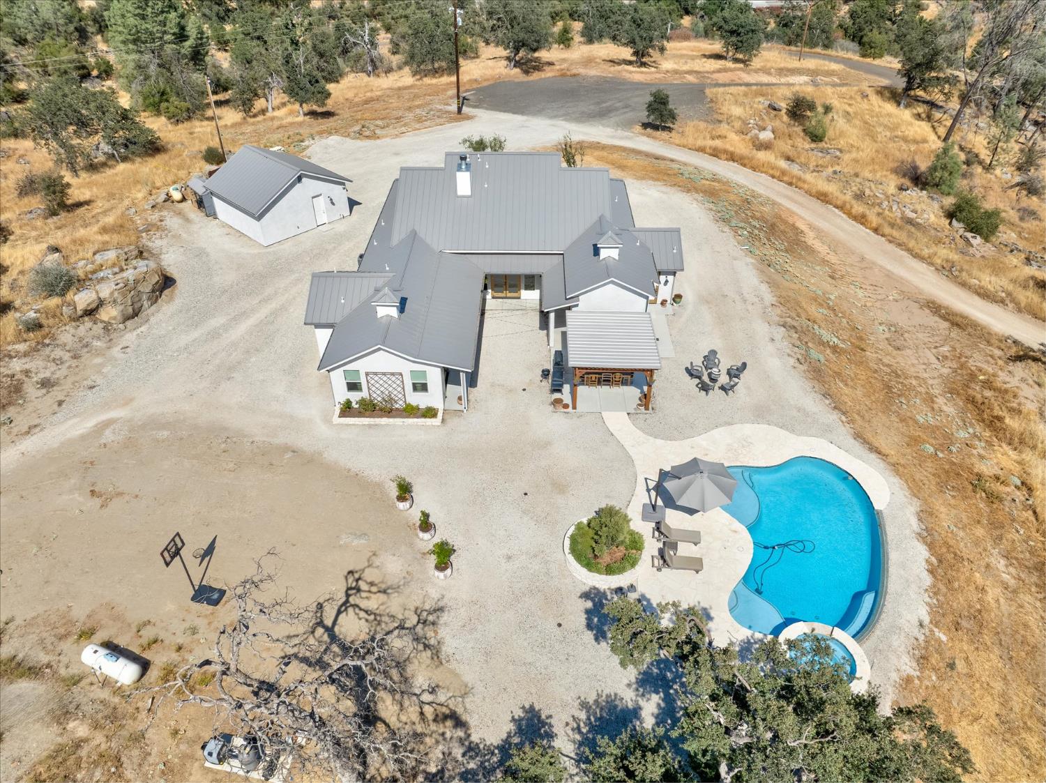 28022 Yosemite Springs Pkwy, Coarsegold, CA 93614