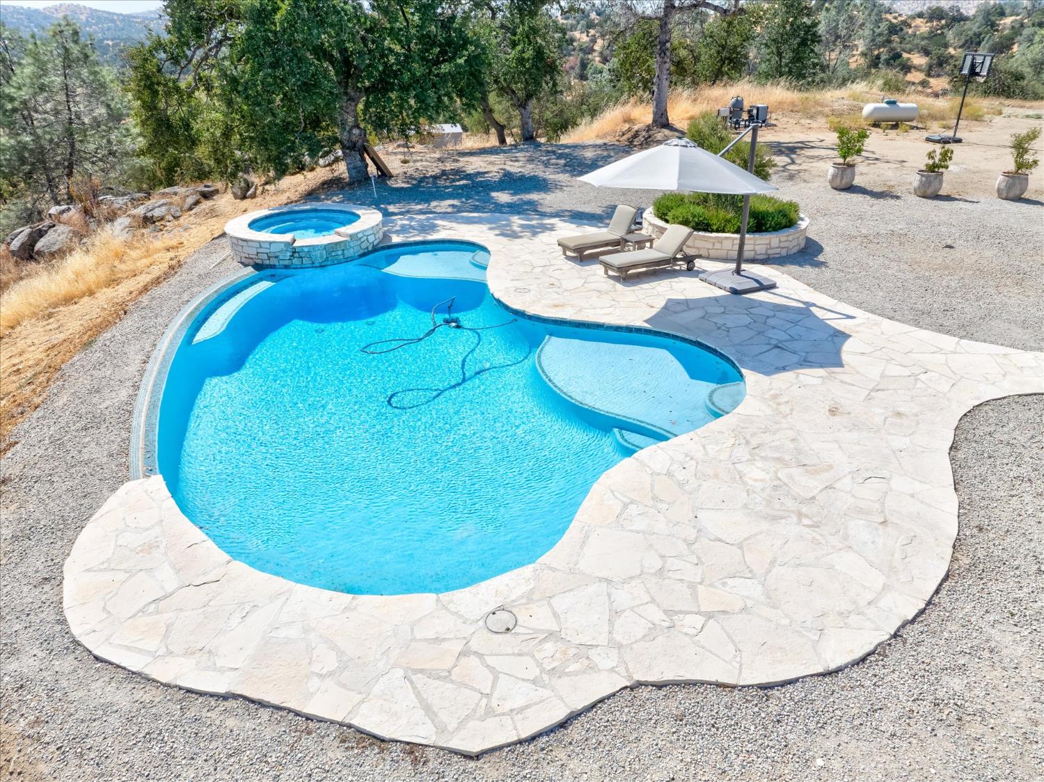 28022 Yosemite Springs Pkwy, Coarsegold, CA 93614