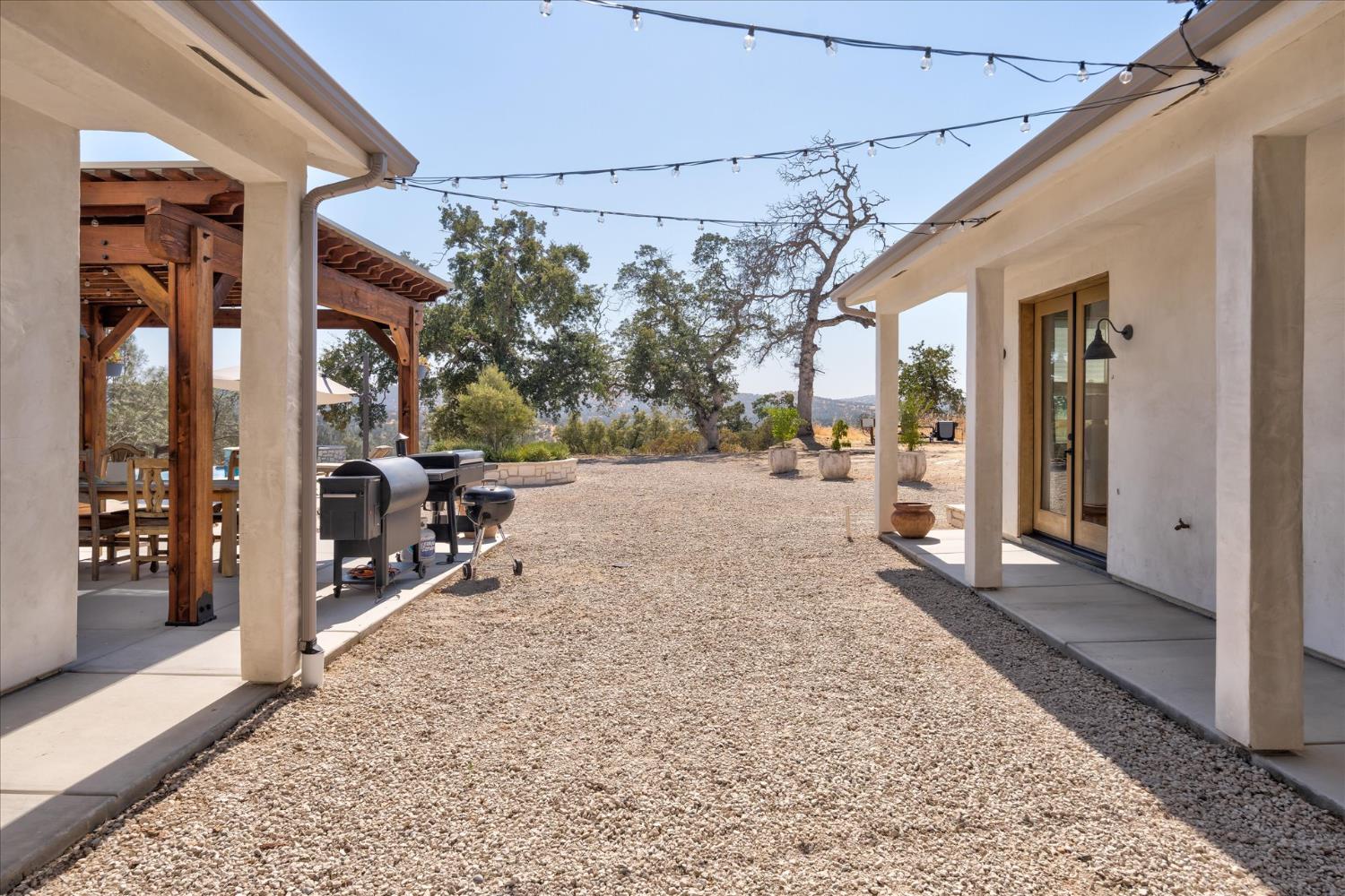 28022 Yosemite Springs Pkwy, Coarsegold, CA 93614