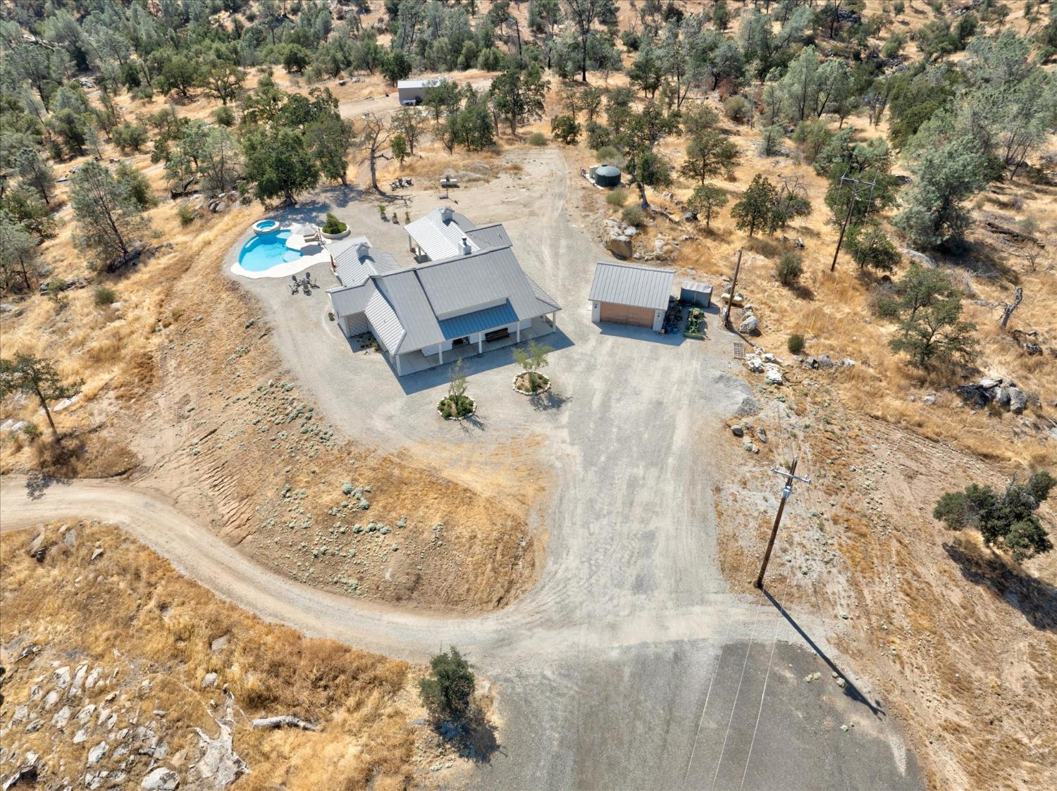 28022 Yosemite Springs Pkwy, Coarsegold, CA 93614