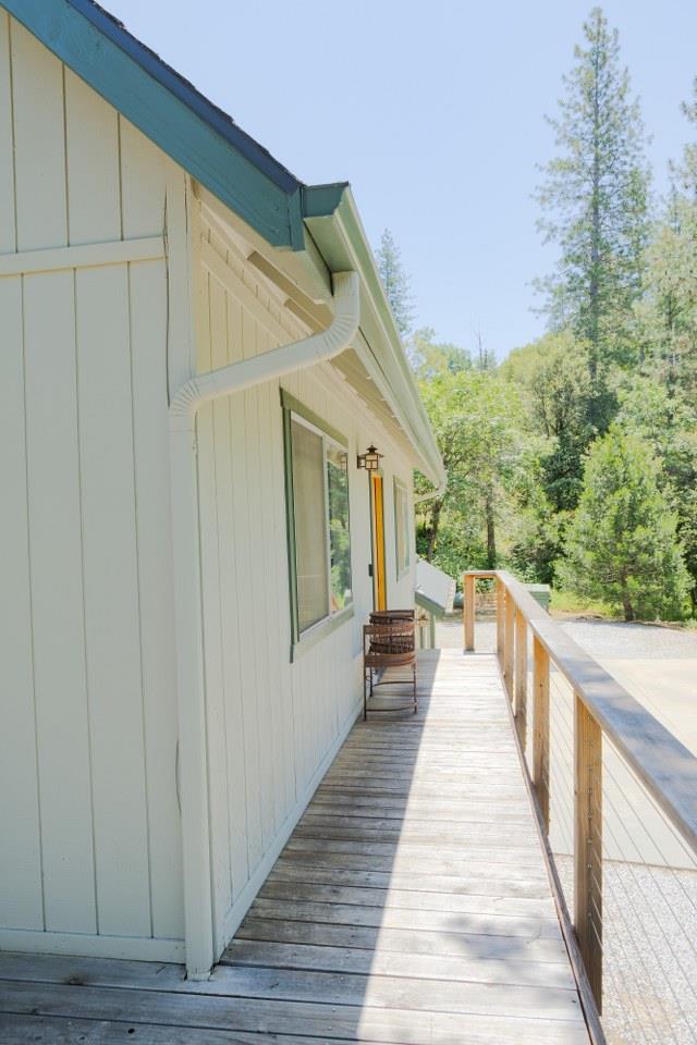 43149 W Sugar Pine Dr, Oakhurst, CA 93644