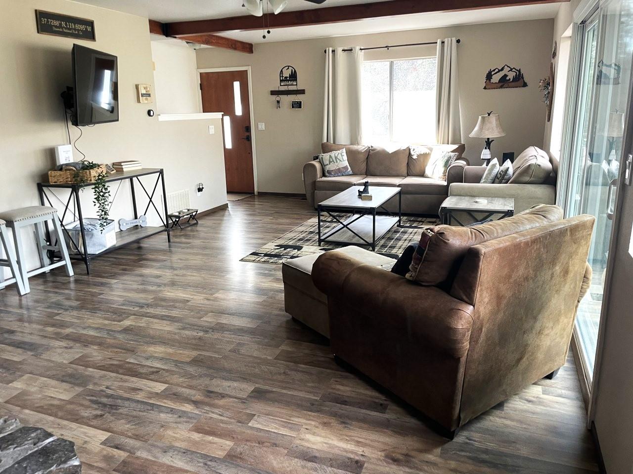 43149 W Sugar Pine Dr, Oakhurst, CA 93644