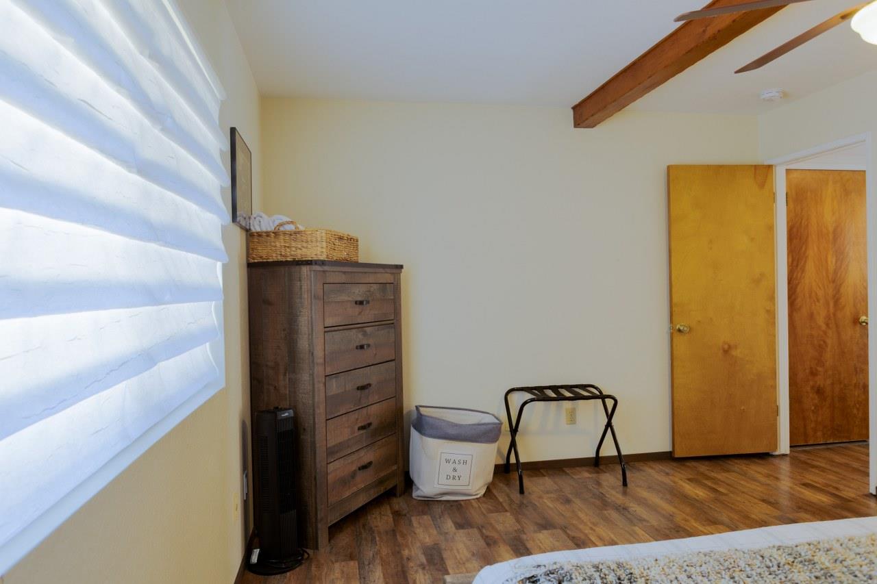 43149 W Sugar Pine Dr, Oakhurst, CA 93644