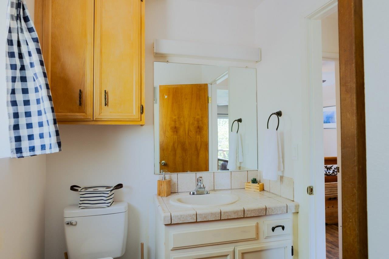 43149 W Sugar Pine Dr, Oakhurst, CA 93644