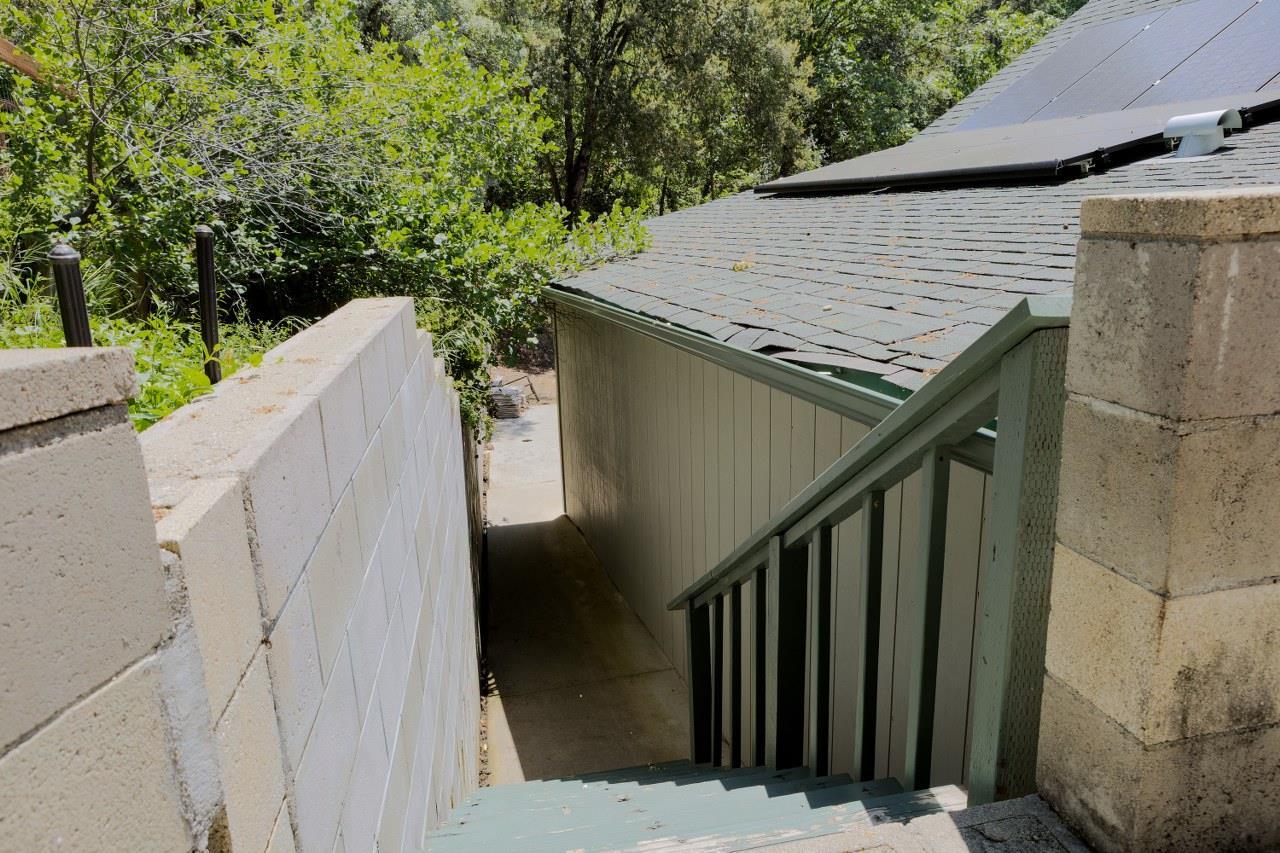 43149 W Sugar Pine Dr, Oakhurst, CA 93644