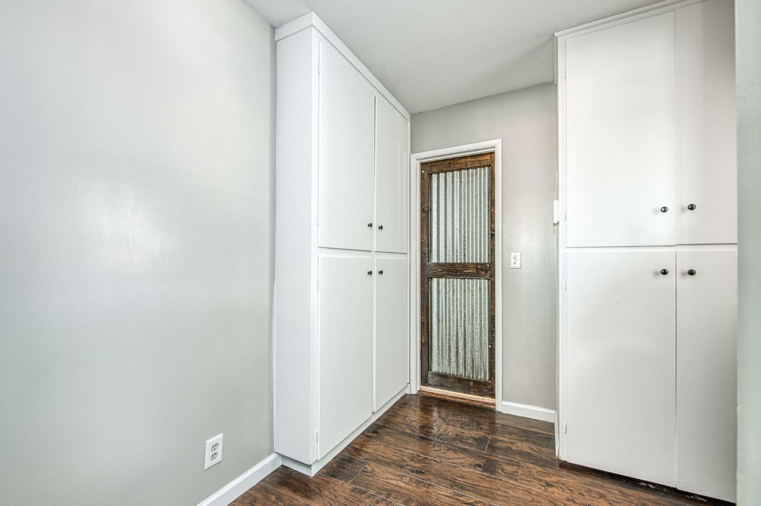 12390 E Kamm Ave, Kingsburg, CA 93631