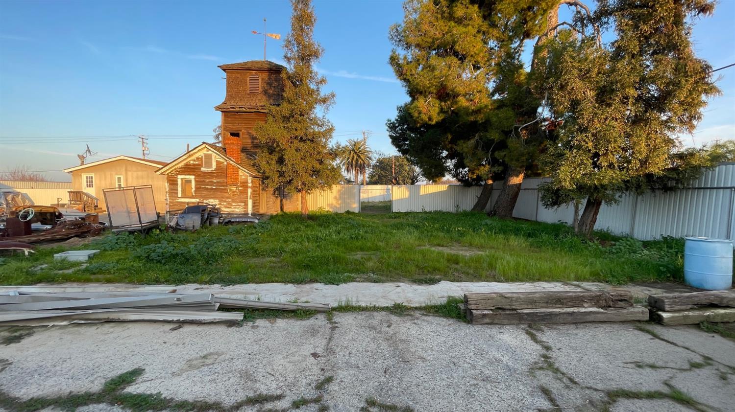 13945 S Academy Ave, Kingsburg, CA 93631