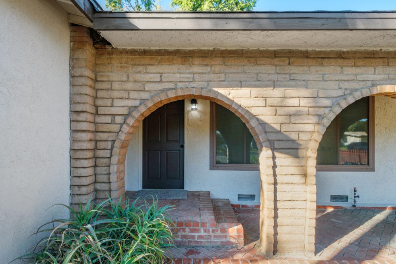 501 E Princeton Ave, Dinuba, CA 93618