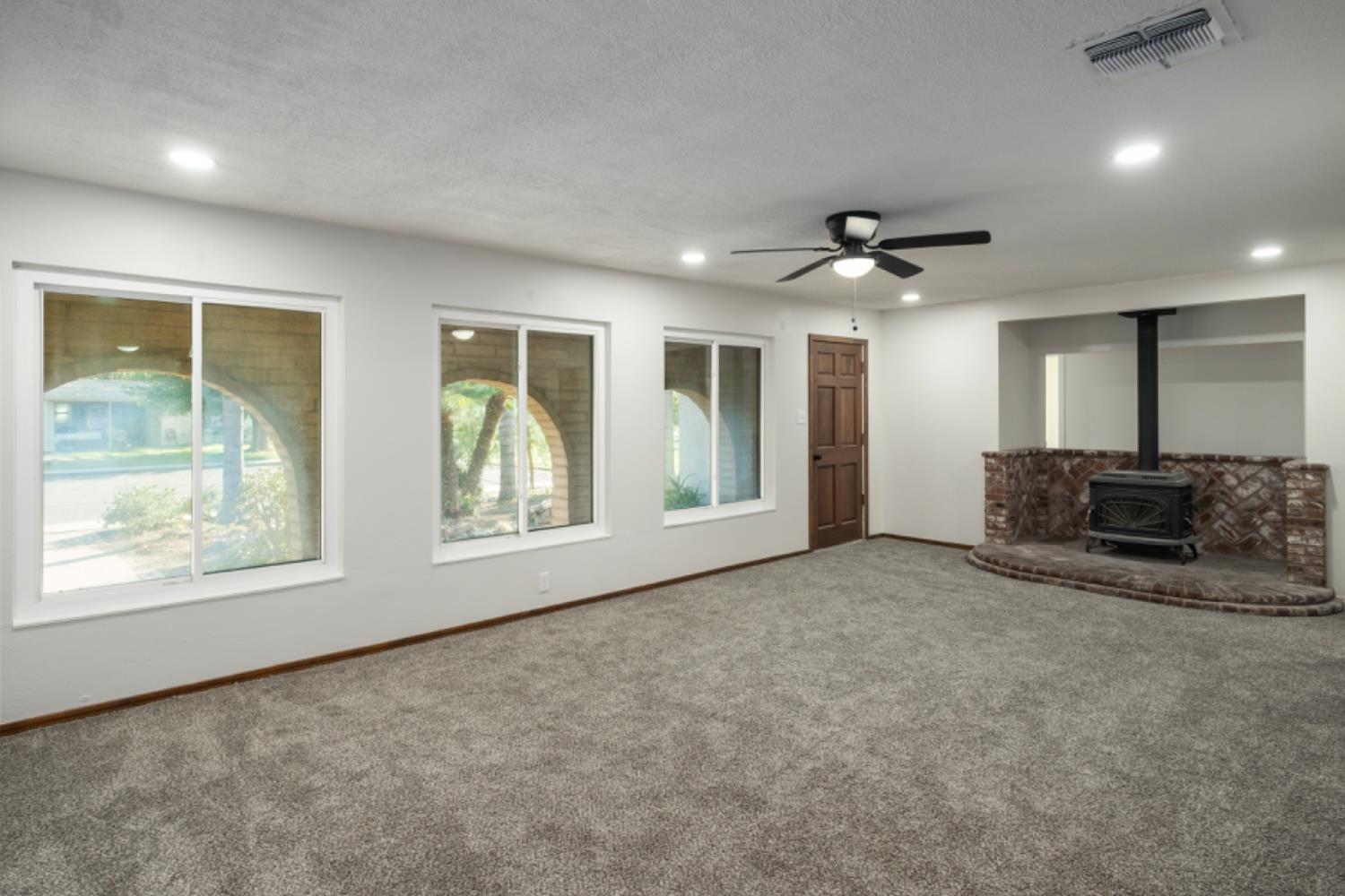 501 E Princeton Ave, Dinuba, CA 93618