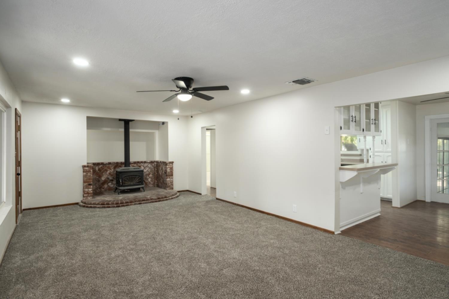 501 E Princeton Ave, Dinuba, CA 93618